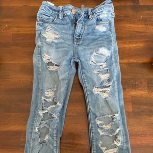 American Eagle Ripped Skinny Jeans, size 0R
